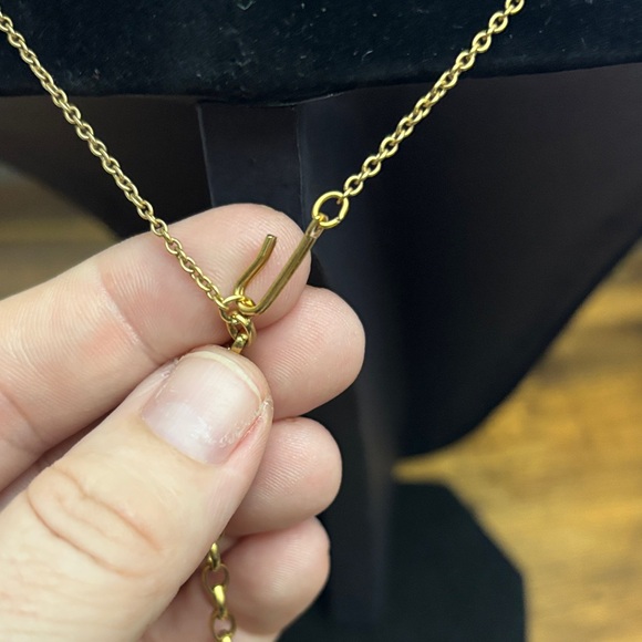 1928 Gold Y-Necklace with heart Accents - Picture 3 of 4